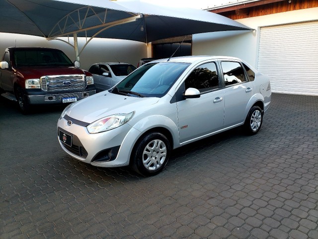 FIESTA SEDAN