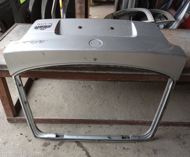 Tampa traseira BMW 116 118 i 1996 1997 1998