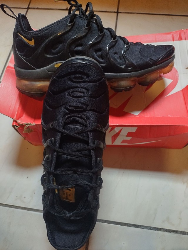 olx vapormax plus