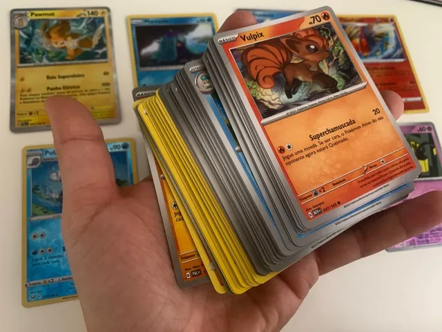 Lote 100 Cartas Pokémon Com Uma Carta Vmax Aleatoria