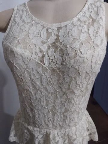 lindo vestido em renda - tamanho m - Foto 4