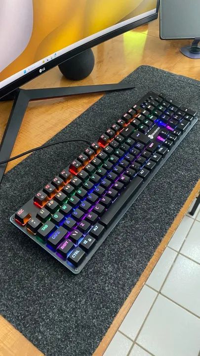 TECLADO MECÂNICO GOLDENTEC