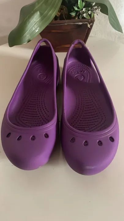 Chinelos Crocs Roxo 34/35 - Foto 4