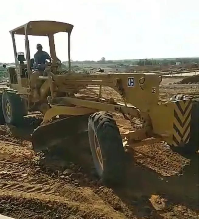 Motoniveladora Caterpillar 140B ano 1985 em SP - Foto 3