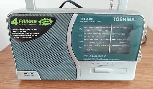 Rádio Portátil Antigo Toshiba 4 faixas 