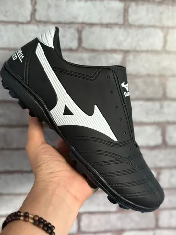 Chuteira society Mizuno