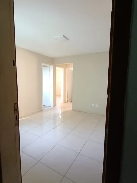 Apt. de 2 quartos reformado, sem nemhuma entrada