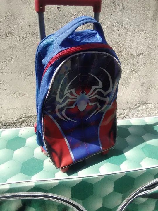 Mochila de rodinhas homem aranha 