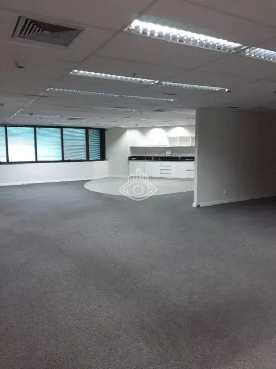 Sala Comercial a venda e locação na Av Eusébio Matoso 1.375 Pinheiros São Paulo