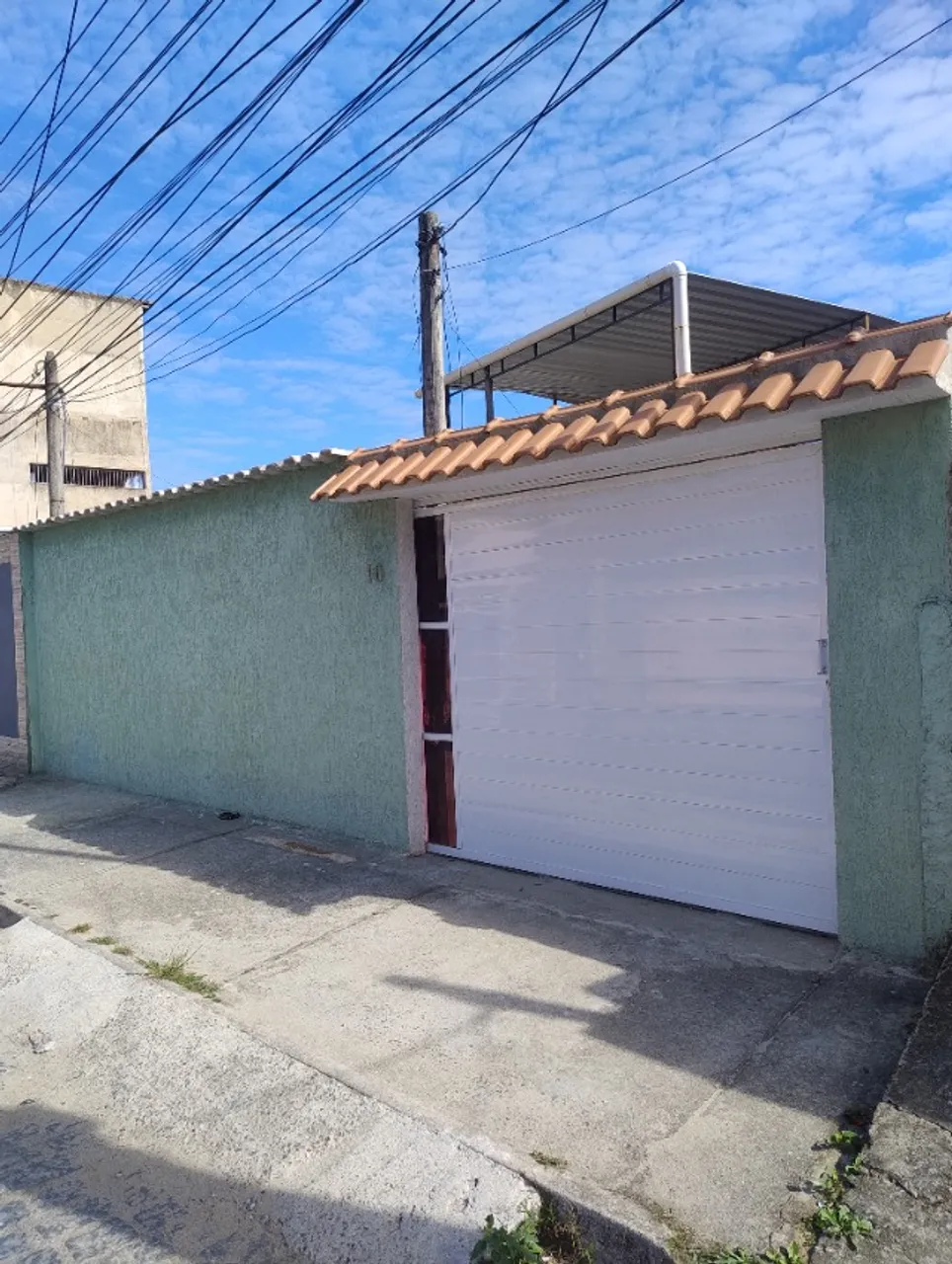 Imóvel em Sepetiba com terraço com vista excelente.