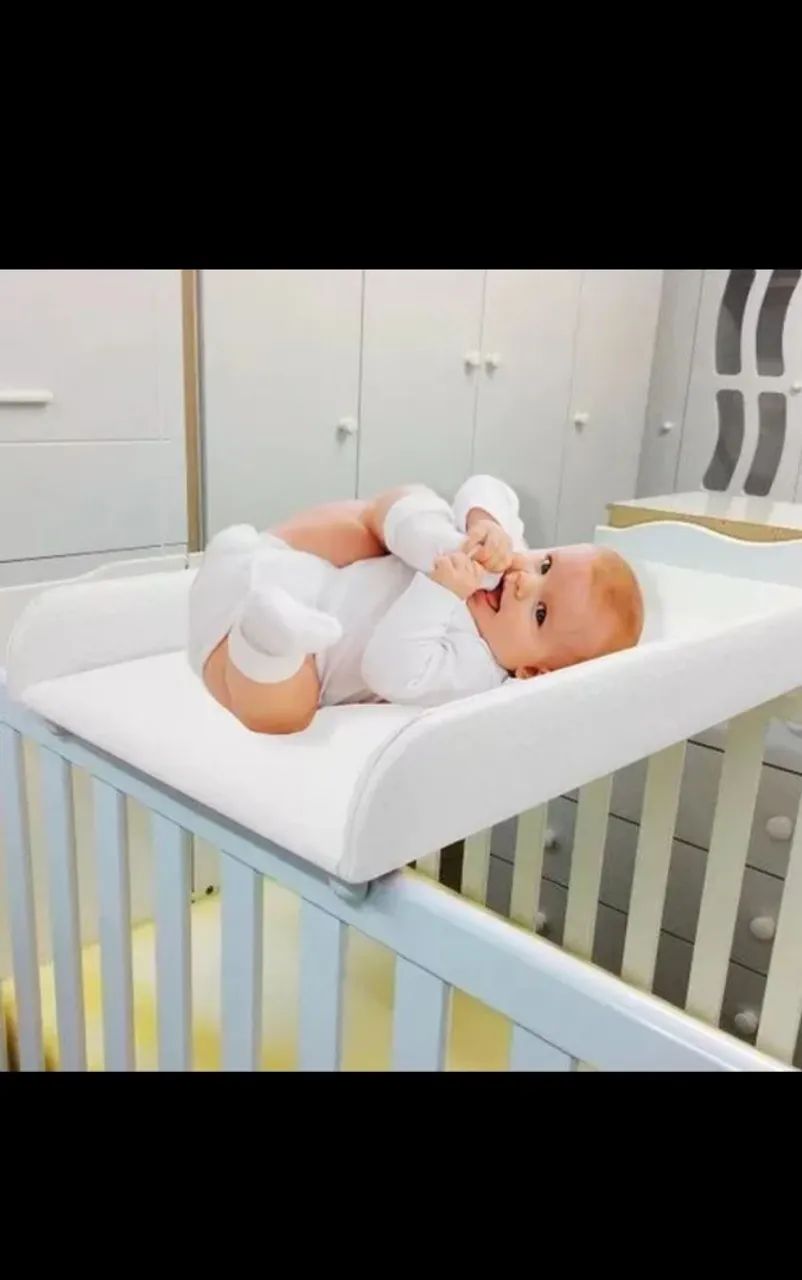 Trocador de berço para bebê com bordas de proteção - Foto 4