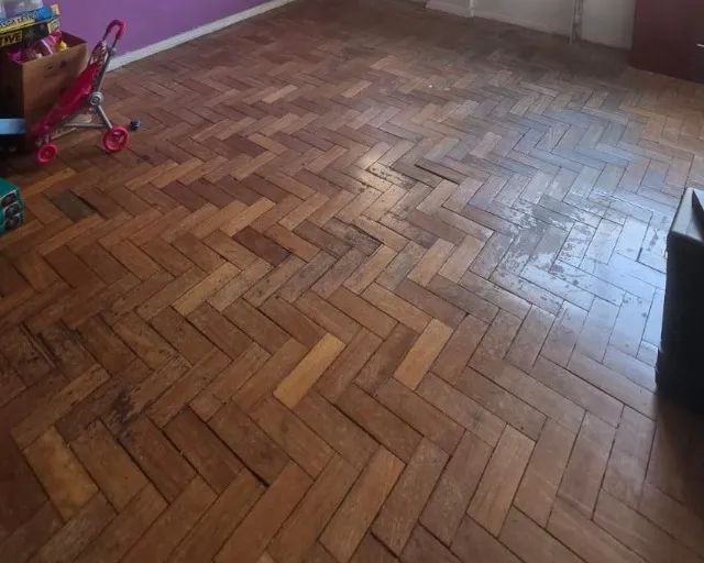 Piso tipo taco de madeira - Foto 4