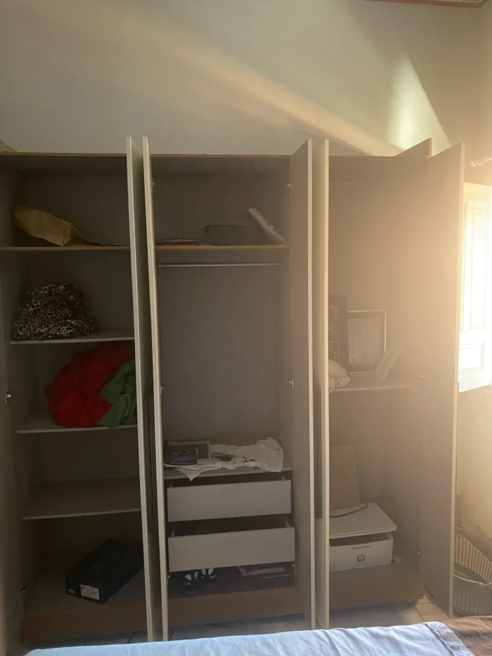 Guarda-roupa em bom estado