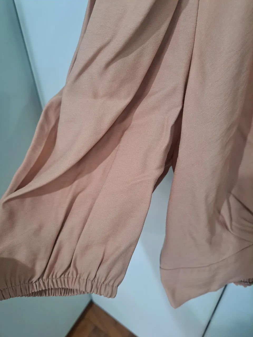 Blusa de Alça com Decote V - Maclagen - Foto 5