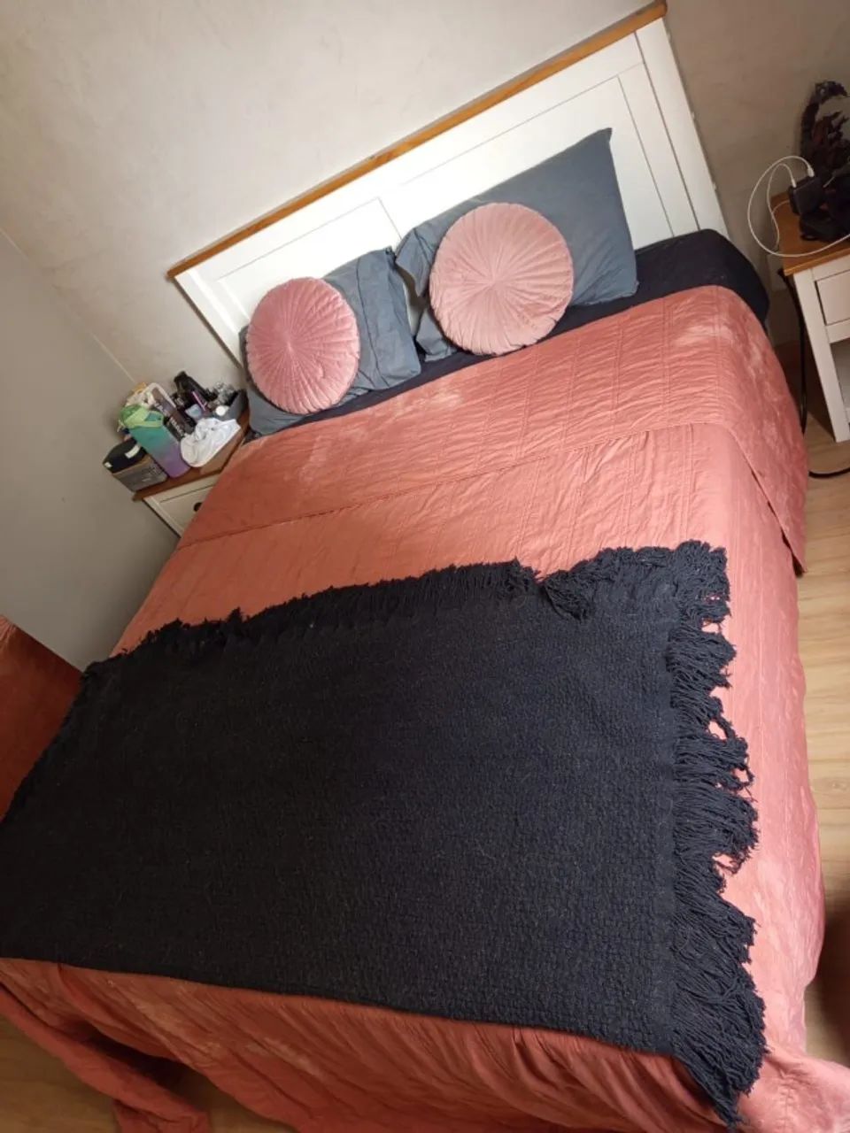 Conjunto cama queen + colchão + cabeceira + 2 mesinhas - Foto 5