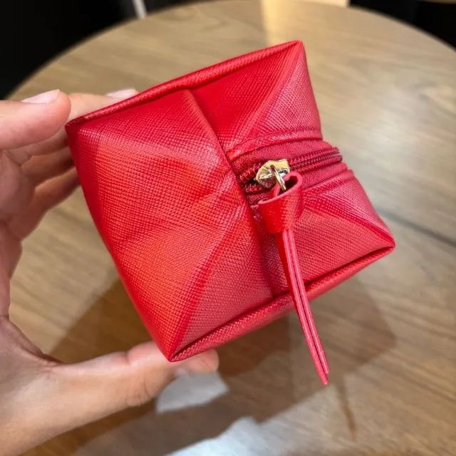 necessarie ch vermelha carolina herrera nova - Foto 3