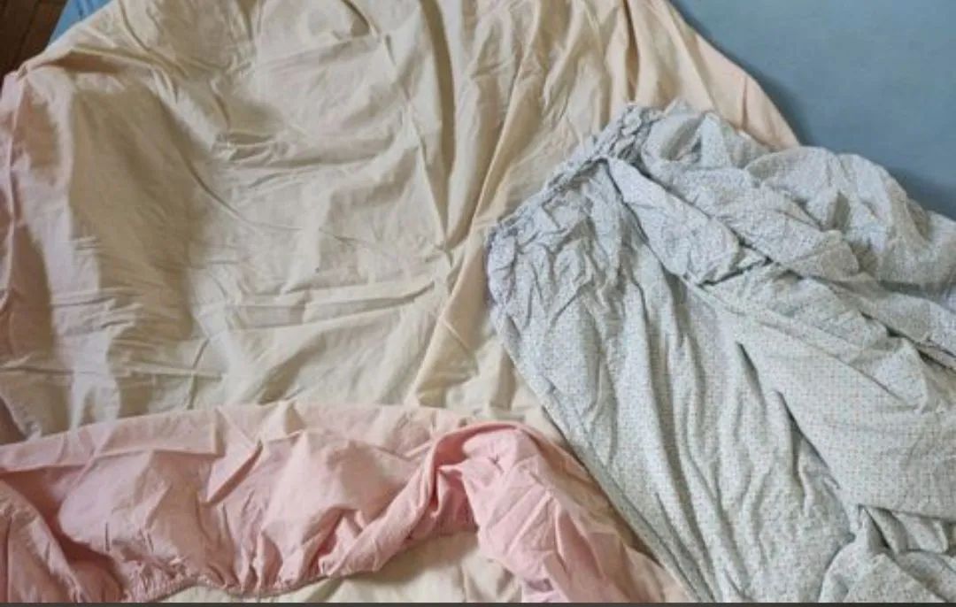 4 lençóis de cama com elástico + 4 fronhas - Foto 2