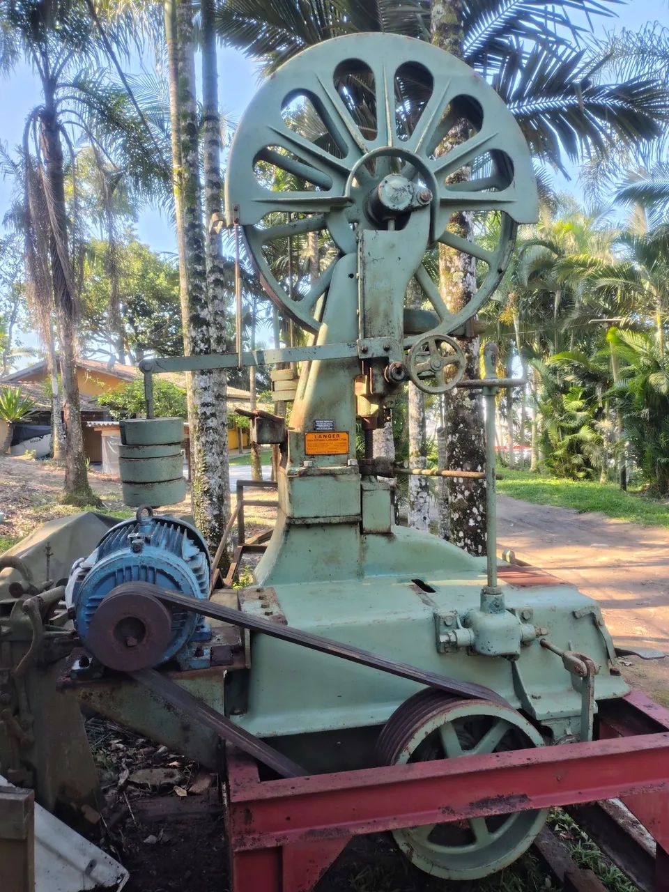 Serra fita Langer volante de 1,10 metro, impecável com motor 40cv já instalado. - Foto 3