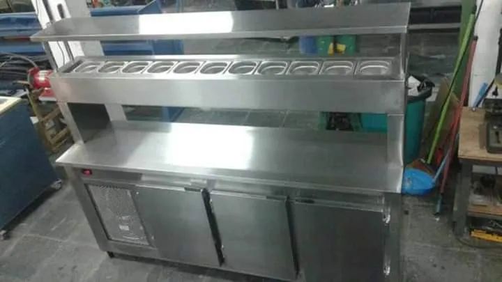 CONDIMENTADORA COM PISTA NO TAMPO E PISTA ELEVADA COM TAMPA ÚNICA  NO 430 OU 304