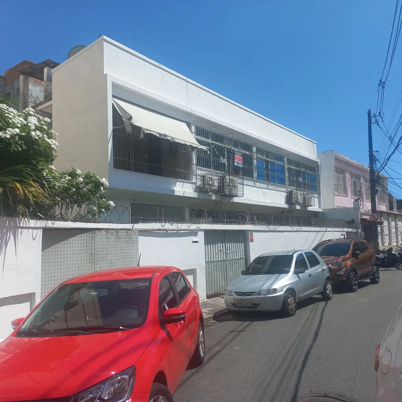 Vendo Casa com perfil comercial com 276m2 de terreno e 299 area construida na Joana Angéli