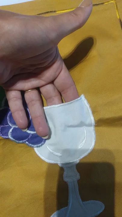 Par de Jogo Americano Bordado - Uva e Taça de ? - Foto 4