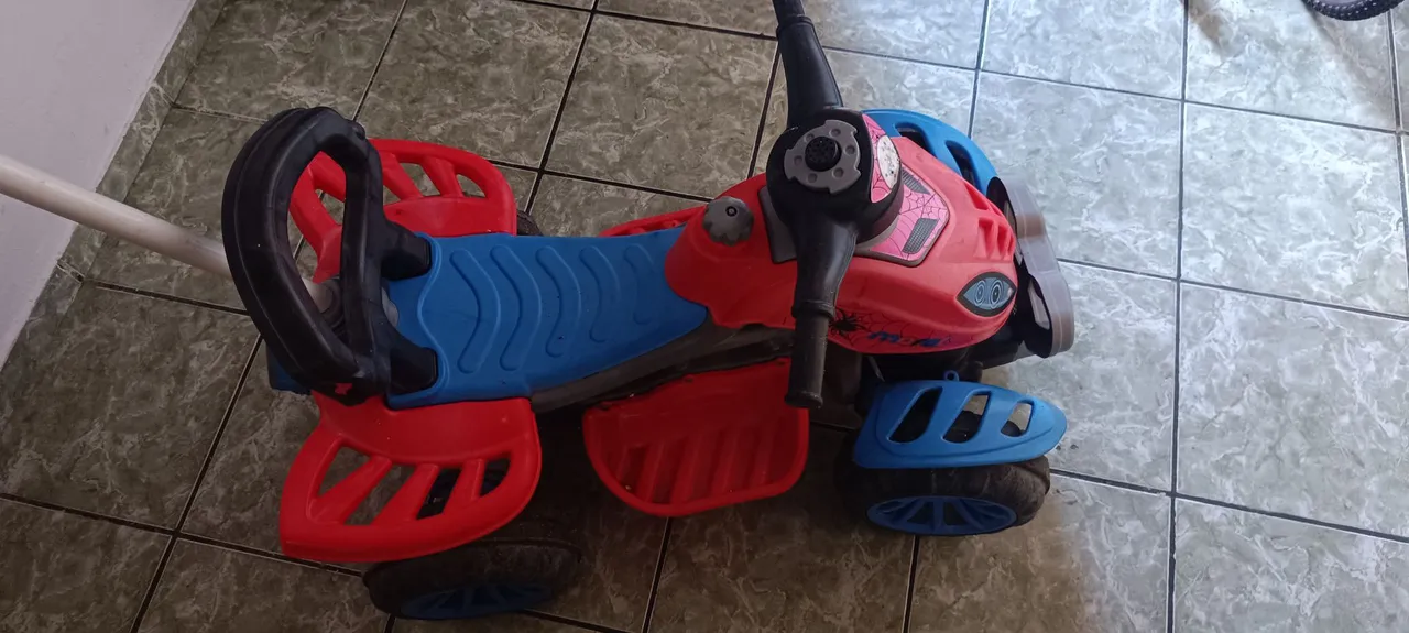 Moto Infantil Triciclo - Diversão Garantida!