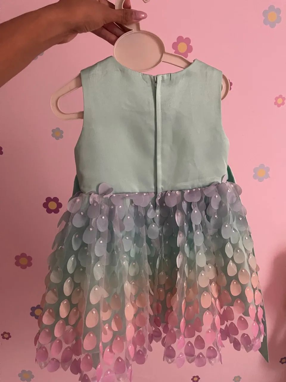 Vestido de festa infantil com escamas coloridas  - Foto 2