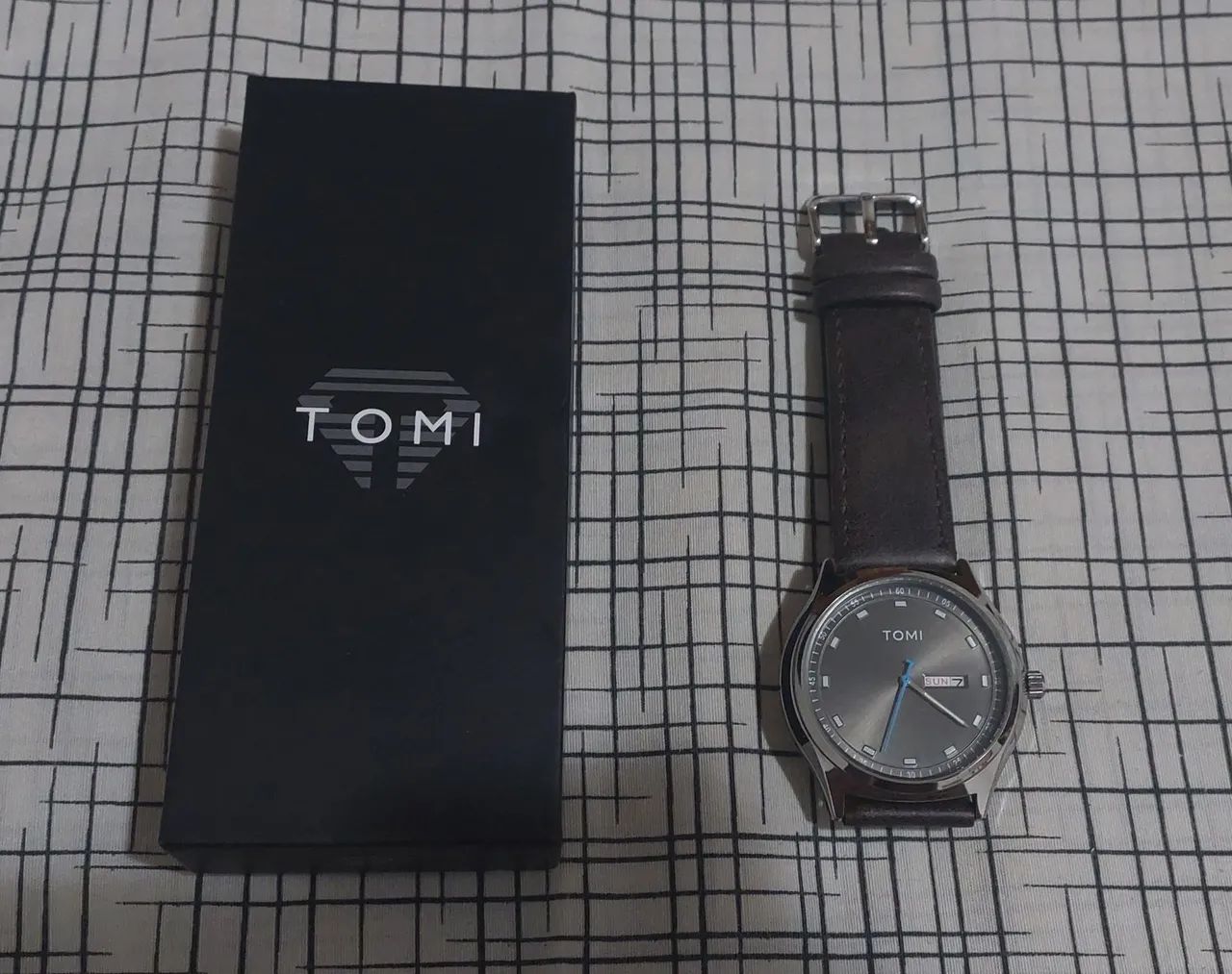 Relógio TOMI 42mm SHEIN - Novo