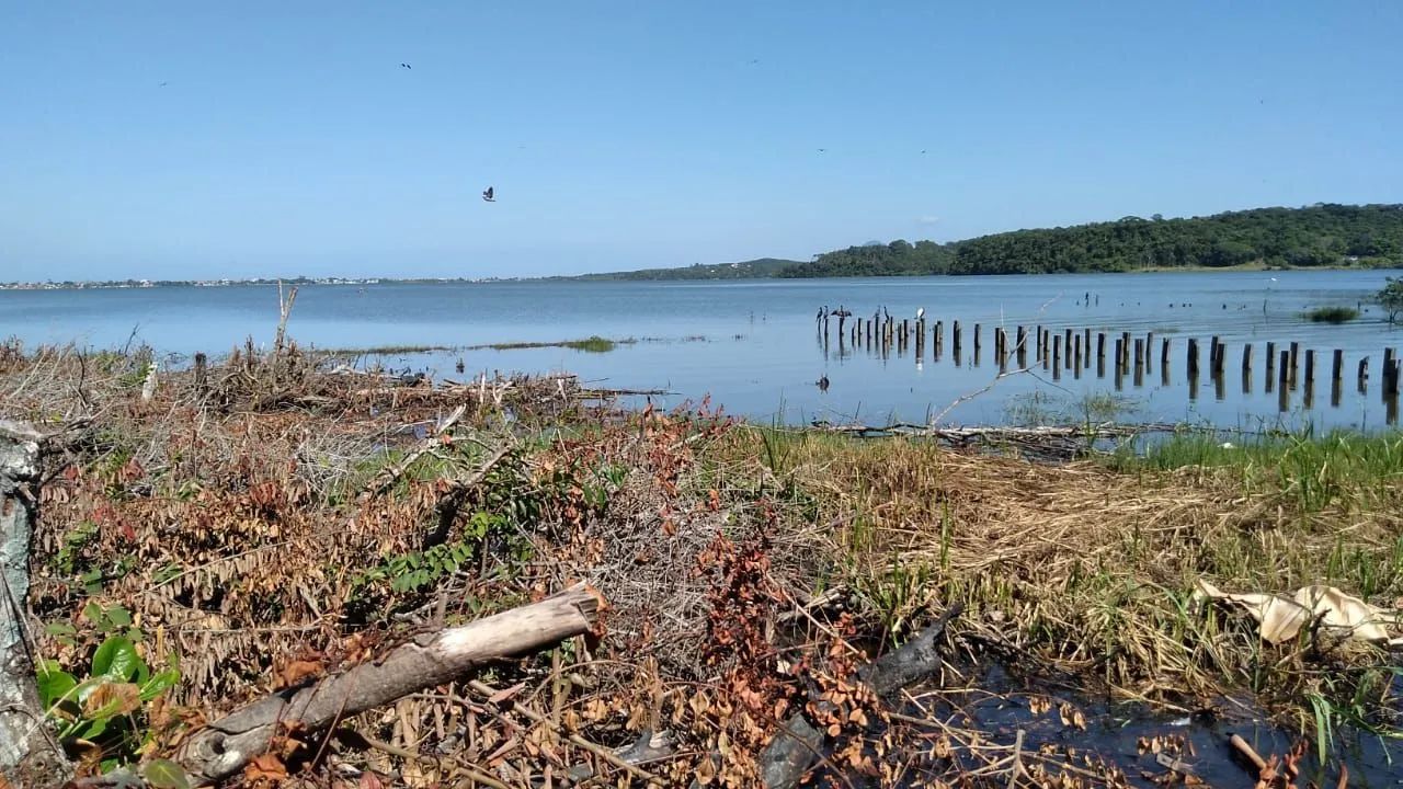 Terreno à beira da lagoa com vista espetacular