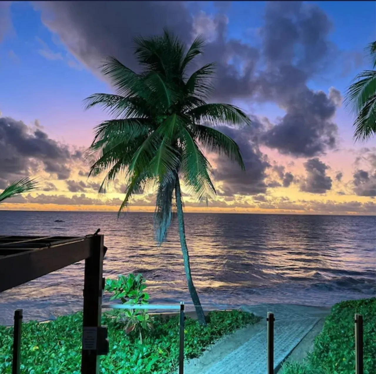 Apartamento pé na areia, 50?m², mobiliado, Jardim Oceania
