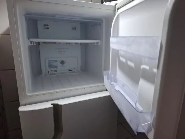 Geladeira Electrolux FrostFree  371 litros DFN41 Branca - Foto 6