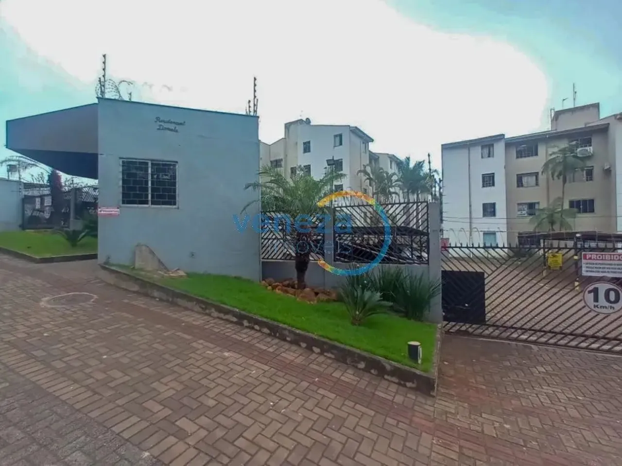 Apartamento com 3 quartos para alugar por R$ 950.00, 60.00 m2 - RODOCENTRO - LONDRINA/PR