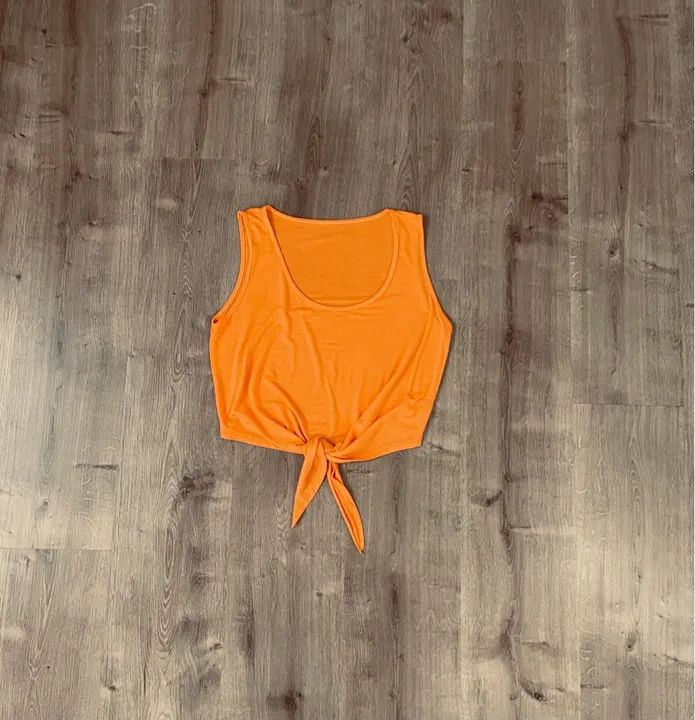 Cropped laranja tam M com amarração na frente
