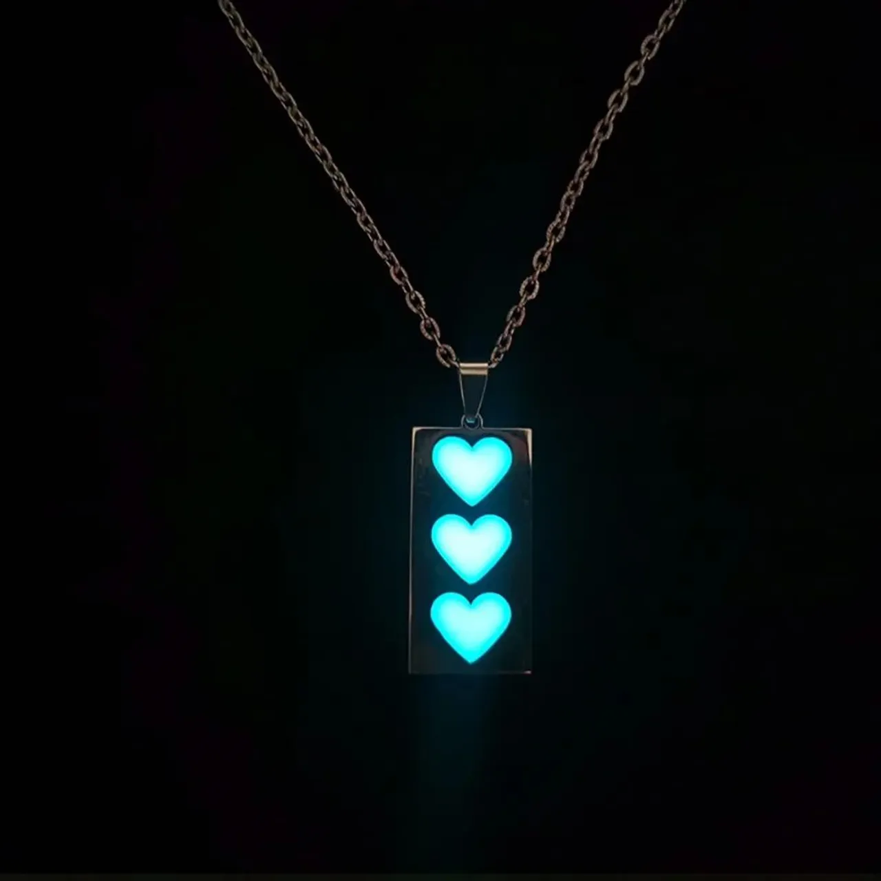 Colar Luminoso Corações - Brilho e Encanto!