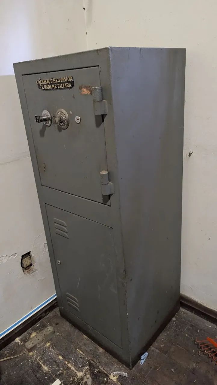 Cofre de ferro com duas portas - Foto 3