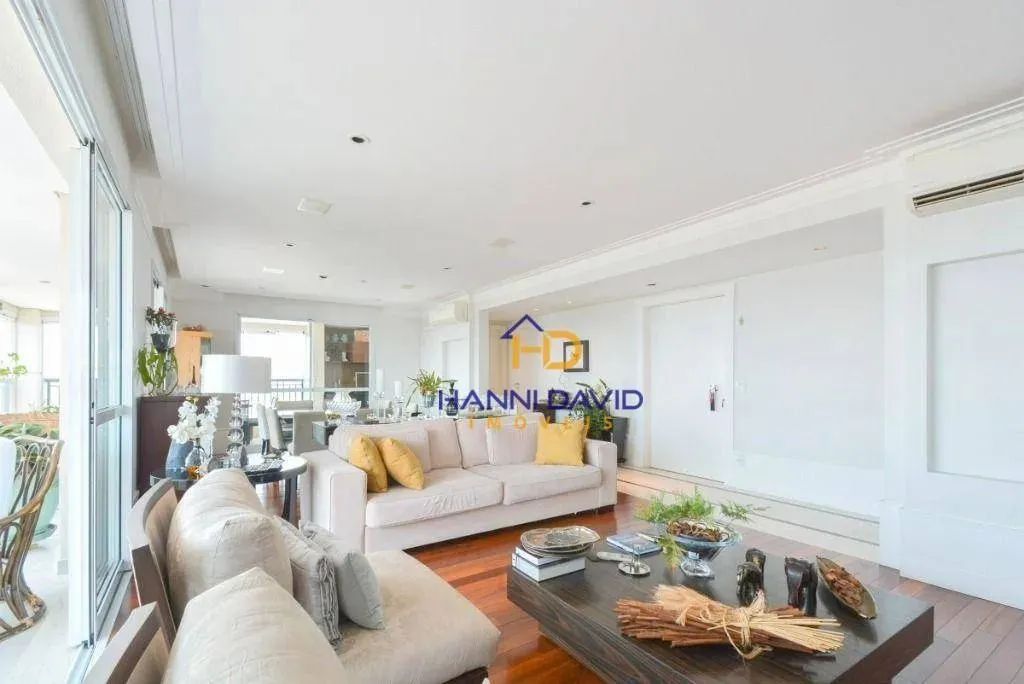 Apartamento com Varanda Gourmet e Churrasqueira. Villa Clementino