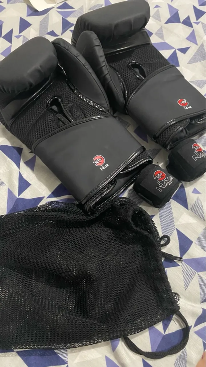 Luvas de Boxe 14oz + Bandagens + Sacola