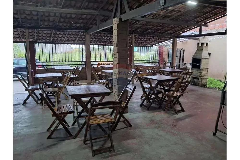 Ponto comercial a venda na Massagueira, com mobília para restaurante. Aceita negociaçã por