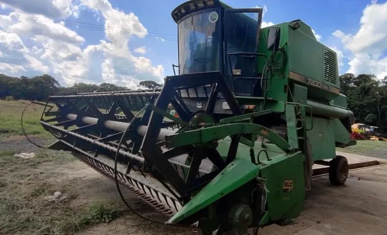 Colheitadeira John Deere - SLC 7200. Fabricação 1998