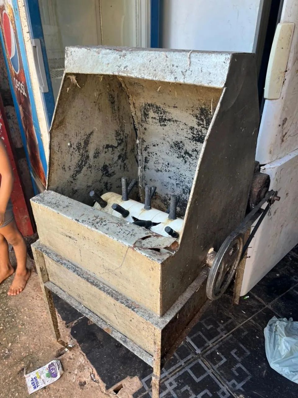 Expositor e máquina de pelar frango  - Foto 3