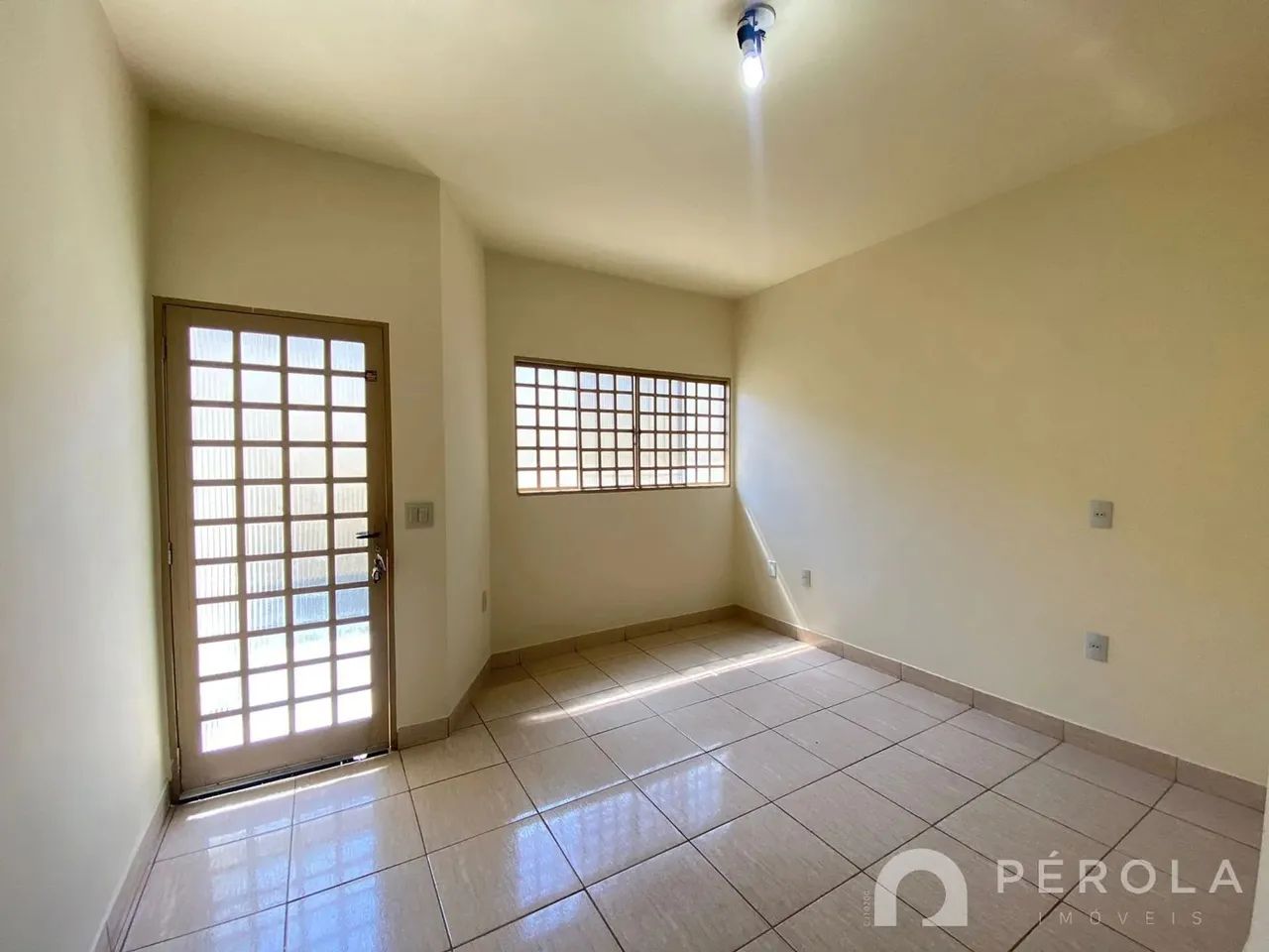 Casa 02, Avenida C-5, Qd. 52, Lt. 06, Vivenda Donaciano, Jardim America, Goiânia GO - Foto 4