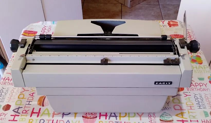 Máquina de escrever FACIT64301726181891123