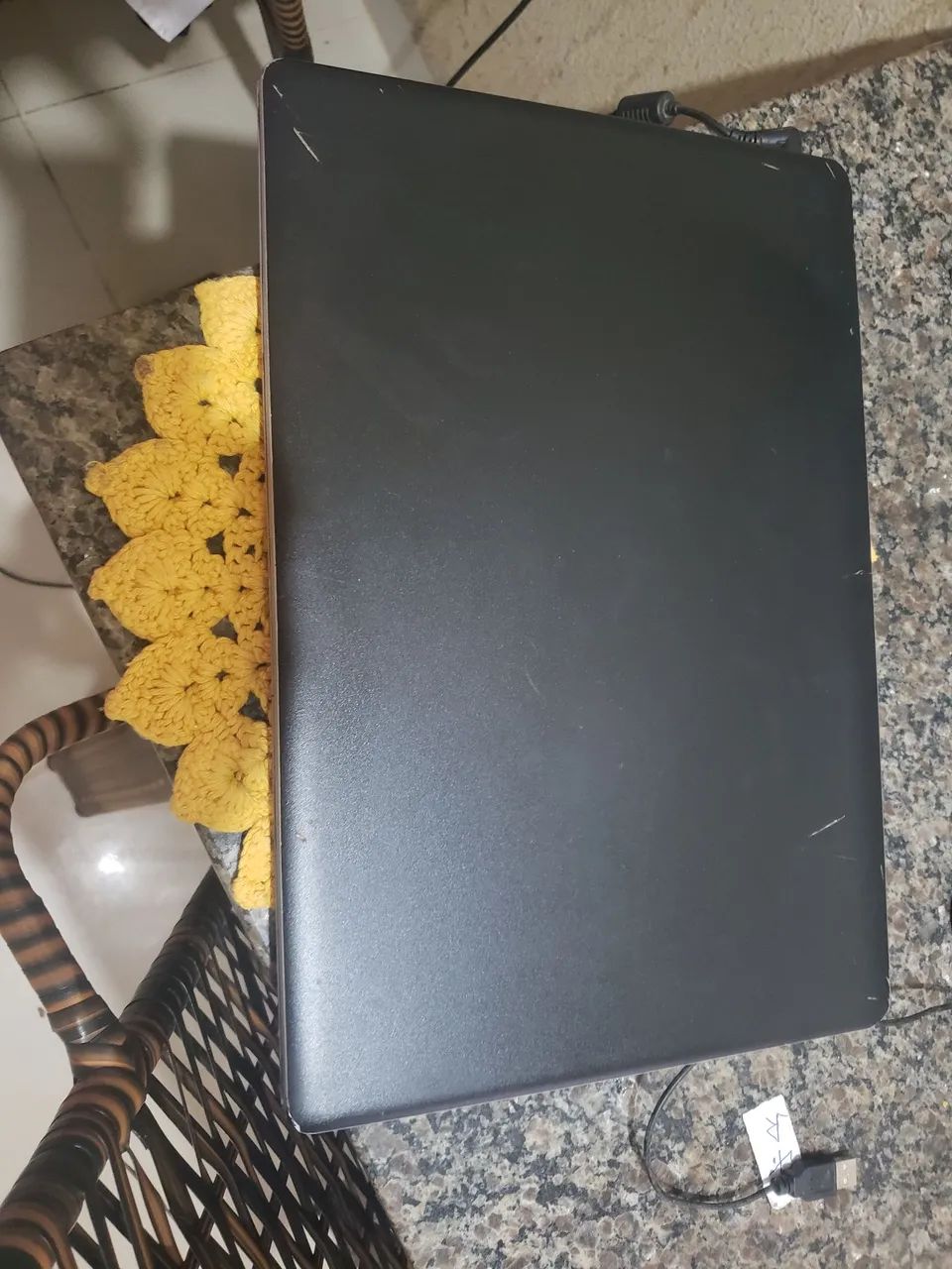 Vendo notebook...a cor dele é prata ta na cor preta porque está envelopado na cor preta.. - Foto 3