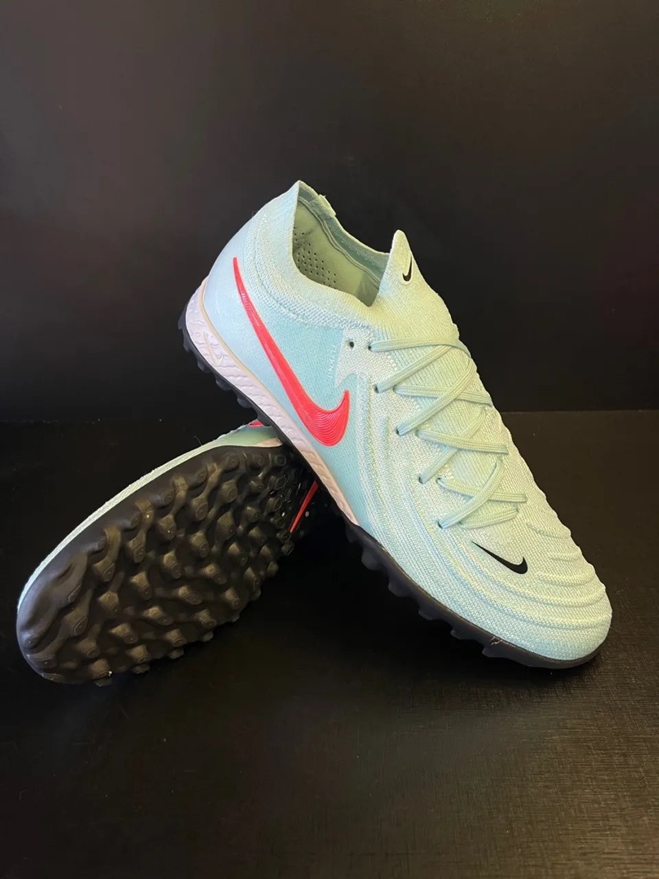 Chuteira Nike Phantom society