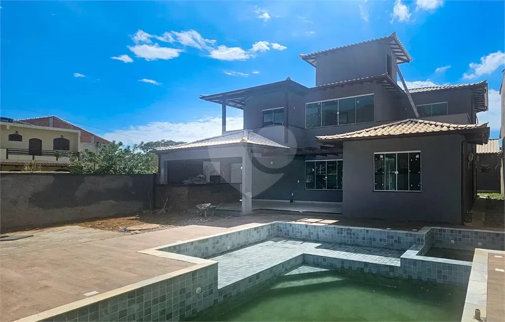 Casa com 8 quartos para locação em Tucuns - RJ