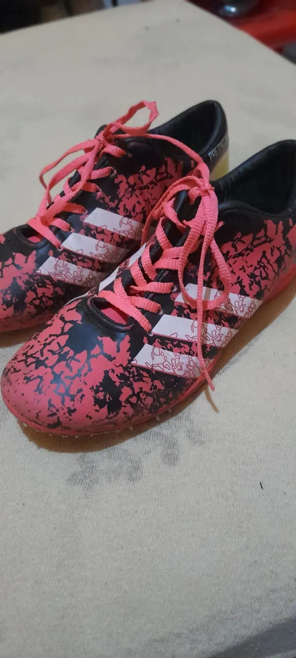 Chuteira Adidas Predator