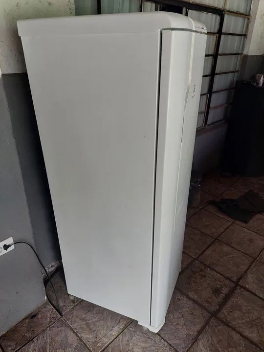 Geladeira Electrolux RFE39 Frost Free  - Foto 6