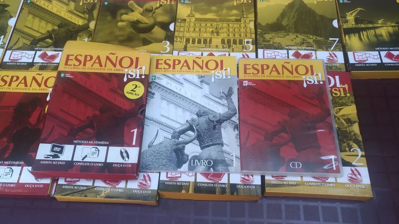 Curso de Espanhol completo, com Livros, Cds e DVDs, bom estado ...
