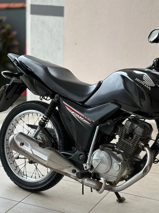 Honda CG 125 Fan - 2016 - Preta - Foto 4