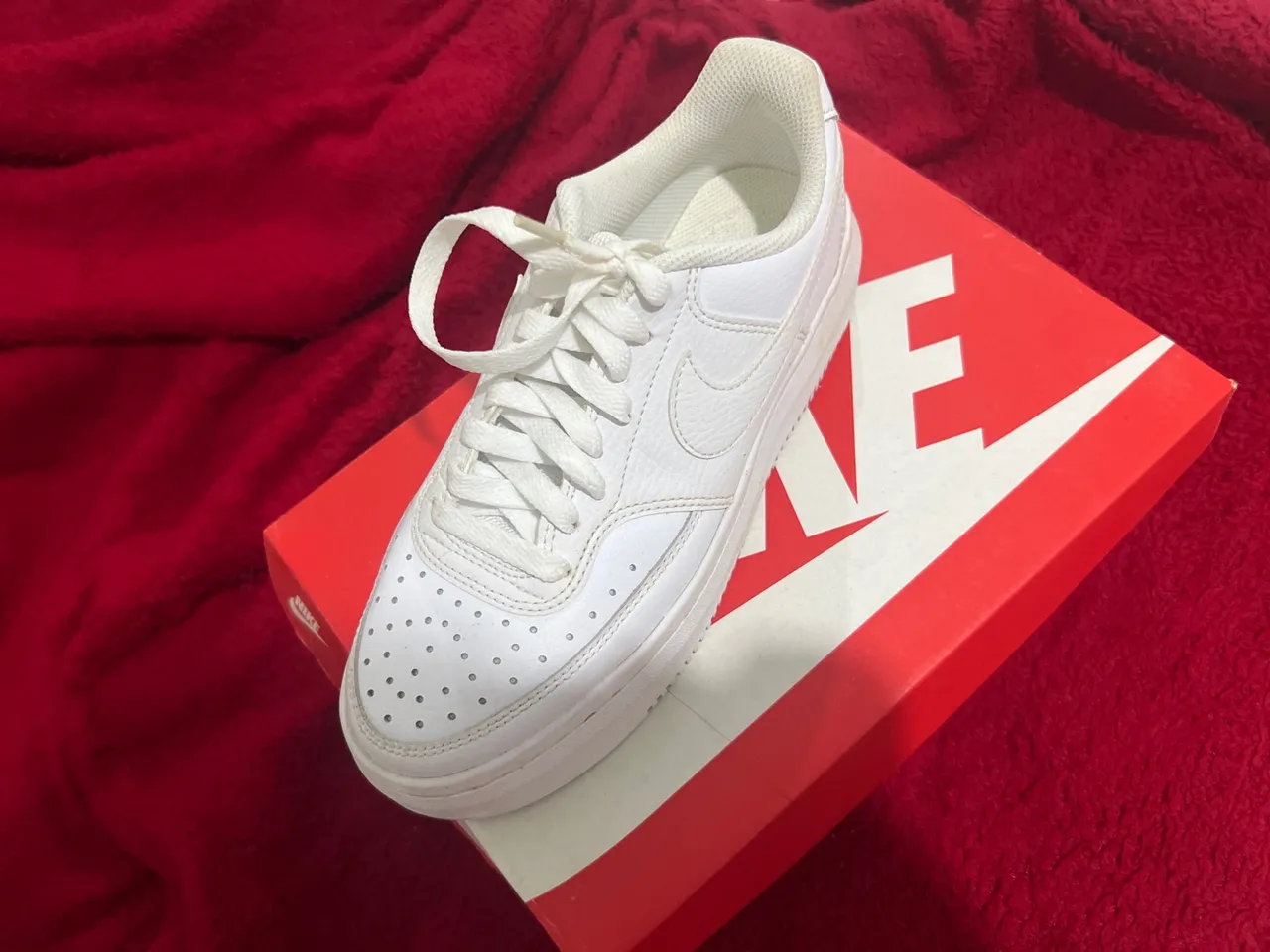Tênis Nike Branco - seminovo-usado só uma vez, estava guardado